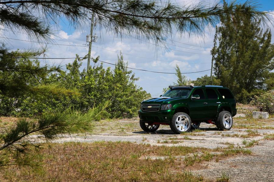  Chevrolet Tahoe on Forgiato Wheels (Indierto-T) 2016 года  (фото 2 из 12)
